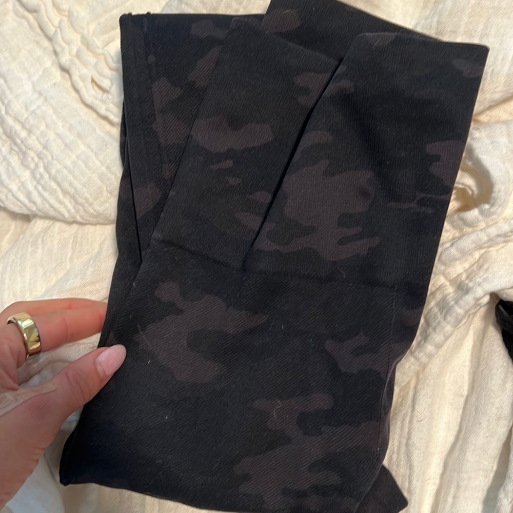 Spanx size small camp leggings